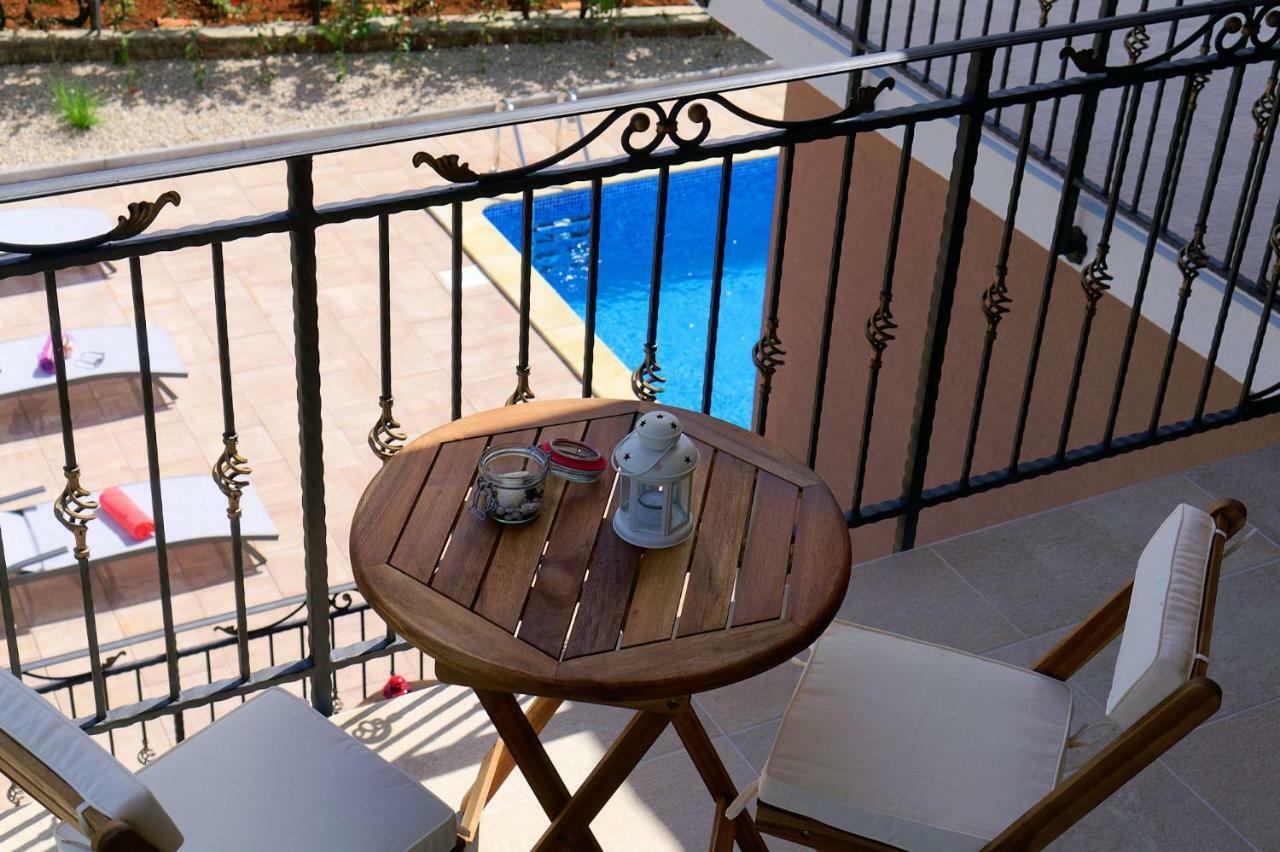 Villa Nerium Малинска Экстерьер фото